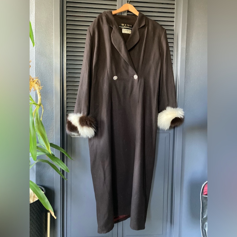 Vintage Coat dress with Fur Cuffs - Picture 2 of 13